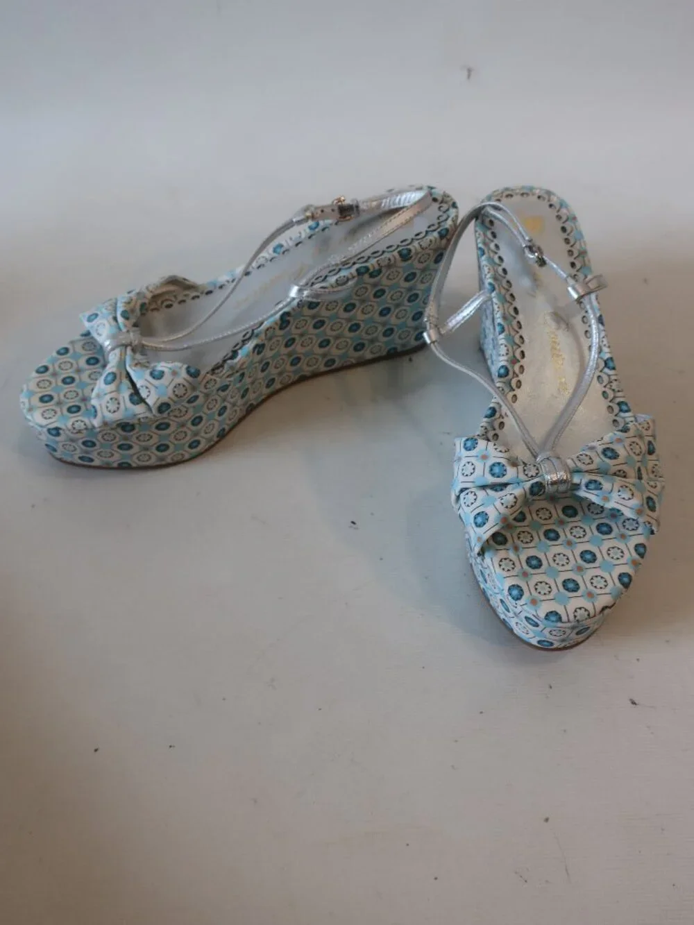 Womens Juicy Couture White Blue Mosaic Print Cecil Platform Wedge Heels 8